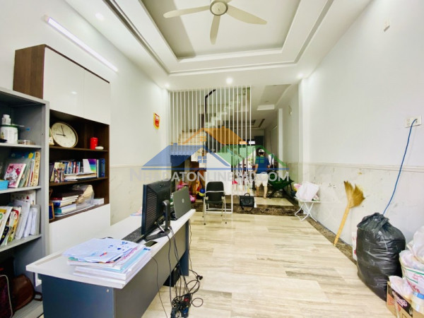 Bán nhà  đường  gò dưa, thủ đức, tp hcm. dt 90m2, 4 tầng. giá...