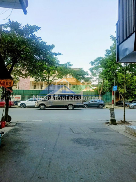 Bán nhà Thịnh Hào 1, mặt ngõ ô tô tránh Đống Đa, ô tô vào nhà, 5 tầng lô góc, 36m giá 14.8 tỷ.
