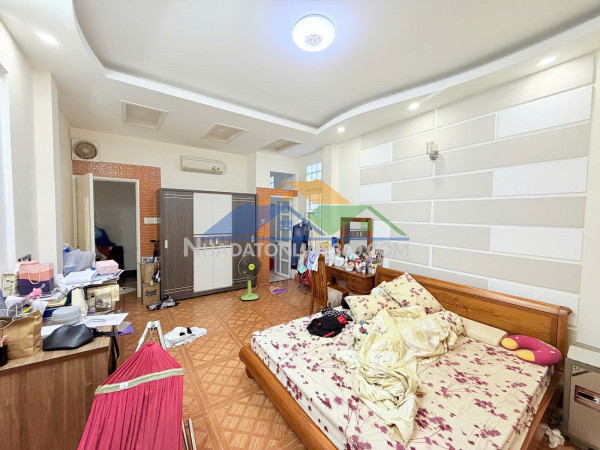 Giảm 1.2 tỷ - ngay citiland - phan văn trị - hẻn xe 16c - 140m2 - sổ a4 - định cư bán 12.3 tỷ - 6pn - tiện làm chdv - hoặc xây mới