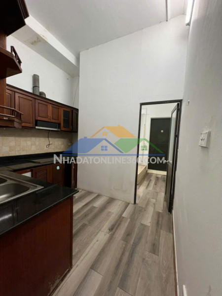 Mình cần pass phòng tầng 1 tại 243 khương trung, phường khương...
