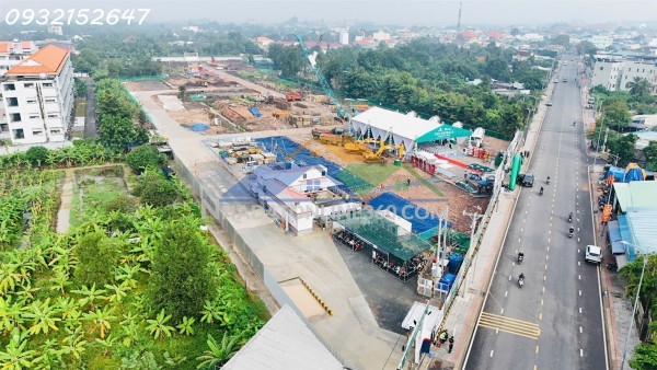 The emerald garden view biểu hiện phong cách màu xanh lá cao cấp...