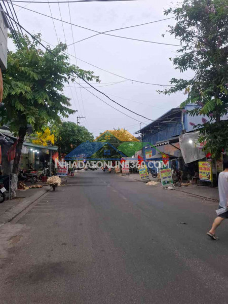 Nhà mt lỗ giáng hòa xuân 2 tầng, gần công viên, 5.8 tỷ, đường 5.5m kinh doanh