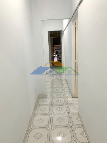 Cho thuê nhà góc 2 tầng nở hậu l 5.2m mặt tiền ba đình p10q8. giá 13 triệu/tháng