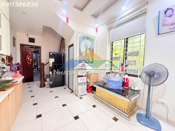 Nhà cực đẹp, ô tô tránh, nguyễn khang 55m 5t, tiện kdvp, 20.9 tỷ có tl