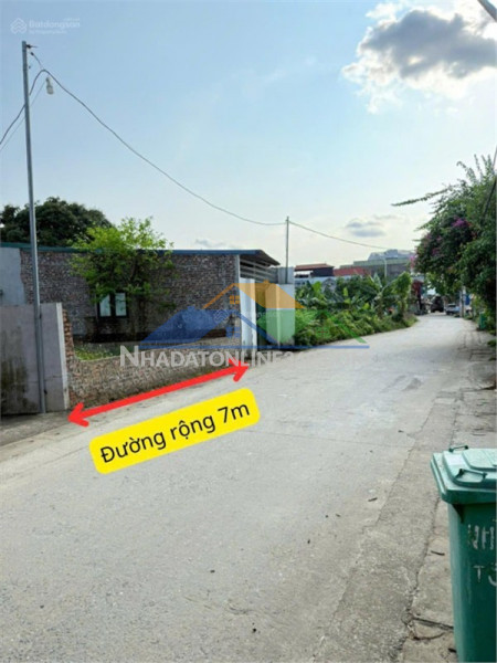 Cắt lỗ 700tr bán mặt trục chính kinh doanh ngay thôn hoà lạc cách cổng fpt 1km