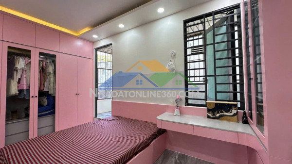 Nhà 3 tầng mới đẹp gần biển đường oto gần biển nha trqang