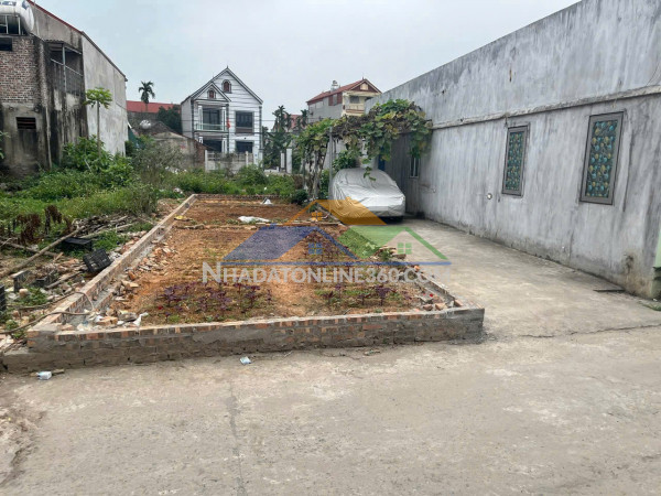 -quý nhà đầu tư nhanh tay nhắc máy để châp  lấy cơ hội, vị trí khu đông dân cư toàn nhà giầu -dt 109 m fun thổ cư -giá chỉ có  12,5 tr trên một mét vuông đất -
