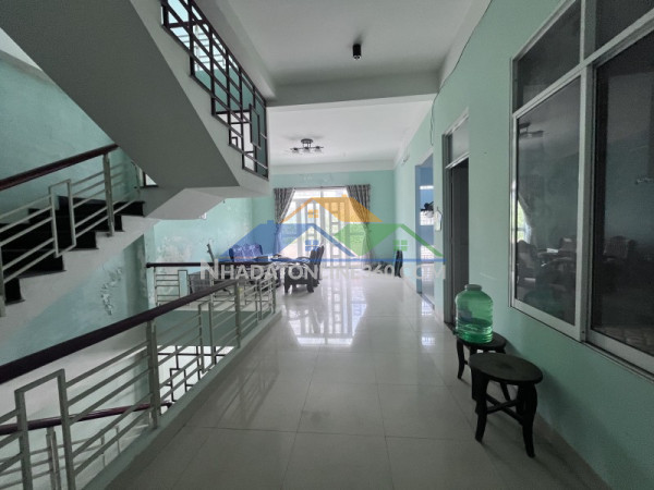 ♥ mt phạm văn nghị gần chợ tân lập, 165m2, ngang 11m, 3 tầng cứng