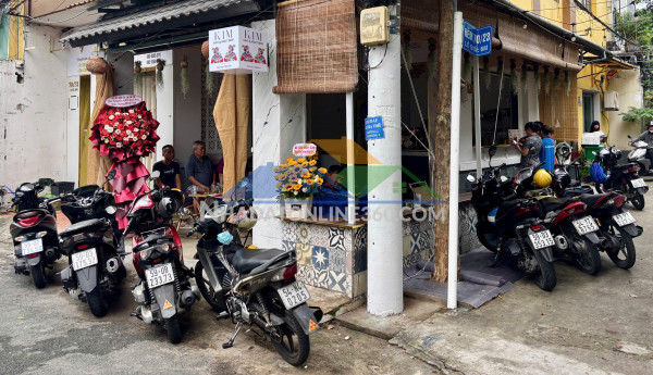 Sang quán cafe xinh góc 2 mặt tiền núp hẻm ngay ngã tư – phường tân quý, tân phú.
