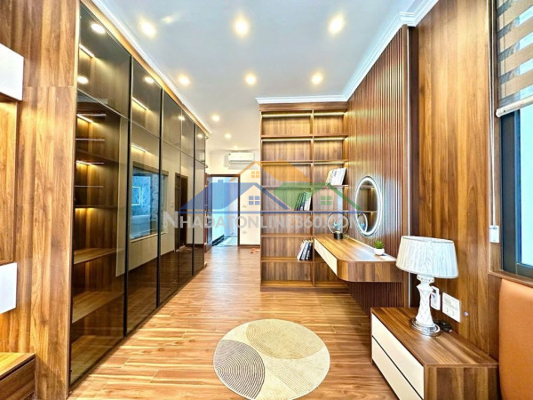 8.6 tỷ nhà đội cấn, 6 tầng thang máy,  dân xây ở luôn, sổ chính chủ