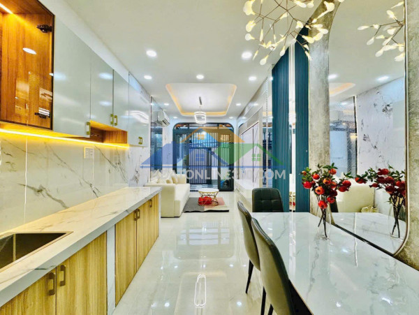 Chính chủ bán nhà ngọa long- cầu diễn,oto,thang máy,dt:40mx6t,8ty