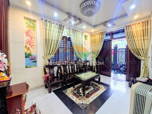 Bán nhà đẹp 3 tầng,ngang 8,5m,đường nhựa 3 ô tô,gần bvđk đồng nai