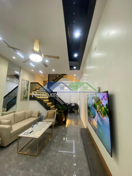 Bán nhà lý nam đế, 60m2, 3 tầng, mặt tiền 3.3m, nhỉnh 19 tỉ, ngõ thoáng, kinh doanh homestay