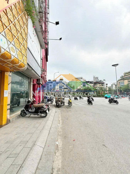 Cần tìm chủ mới cho "cực phẩm" nhà phố xã đàn, 28m x 7 tầng, thang máy, ngõ nông, tiện ích đày đủ