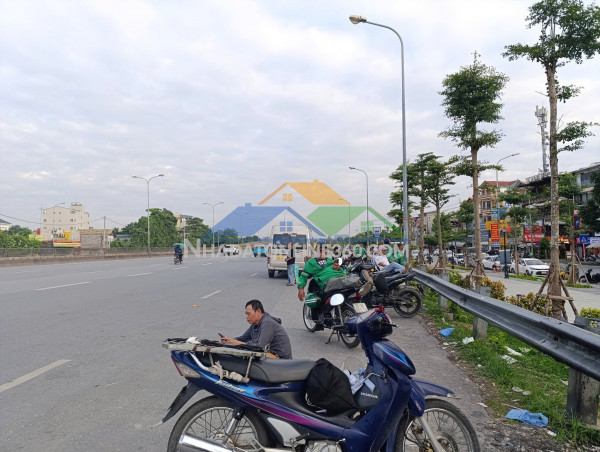 Chính chủ cần bán lô đất đẹp - ngõ thông - ô tô tải tránh - sẵn nhà cấp 4 - nhỉnh 7 tỷ