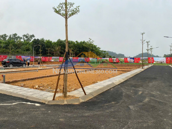 Cháy hàng khu đất cạnh trường đh và quốc lộ 80m