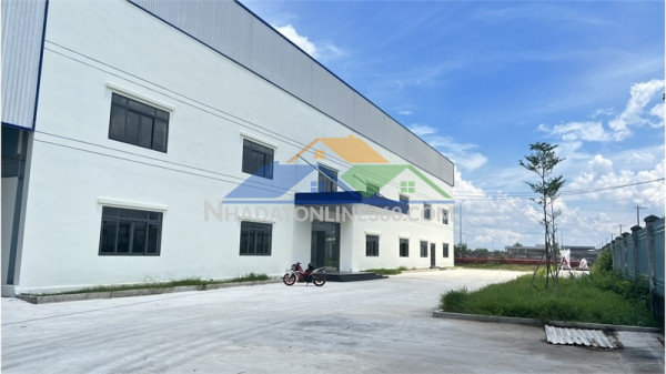 Xt101 cho thuê nhà xưởng liền kề, khung thép chắc chắn, chiều cao tổng 17m. sx cnc