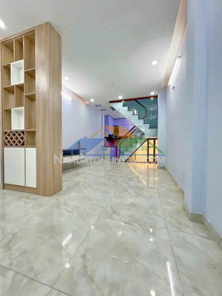 Bán nhà đẹp chỉ 1 thùng sơn 5x14- 11 tỷ 5-quận 7
