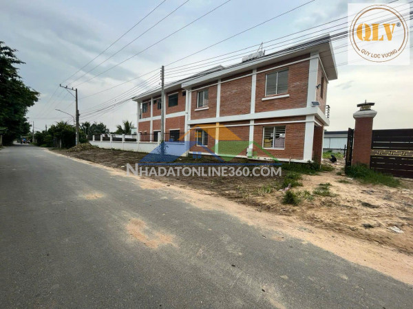 Bán / cho thuê nhà xưởng khuôn viên lớn – Bến Cát, Bình Dương – 6.105m²