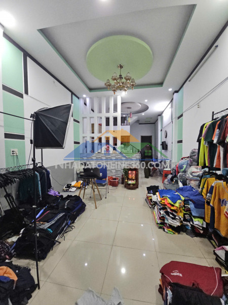 Bán nhà 1 trệt 1 lầu dĩ an,shr đường nhựa 3 ô tô,gần đhqg tphcm,giá rẻ