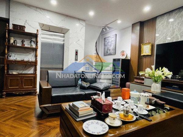 Bán nhà bồ đề 45m2- 4 ngủ- thang máy- gara- hơn 20 tỷ