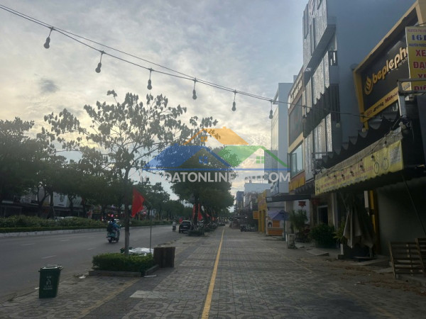 Bán lô đôi mặt tiền nguyễn phước lan hoà xuân, 200m2 ngang 10m, giá 38 tỷ