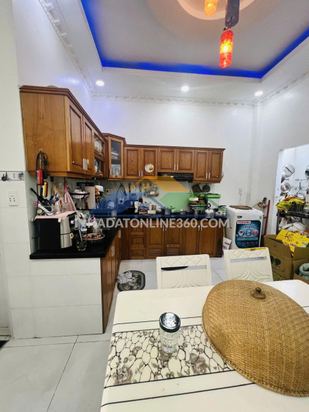 Nhà đẹp quận 7 – 3 tầng đúc – ngang gần 6m hiếm- chỉ 5 tỷ 990