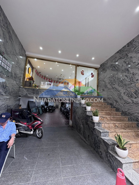 Bán tòa văn phòng phố tân mai, 180m2, 8 tầng thang máy, mặt tiền 6.5m, 69.8 tỉ, thuê 200tr/tháng