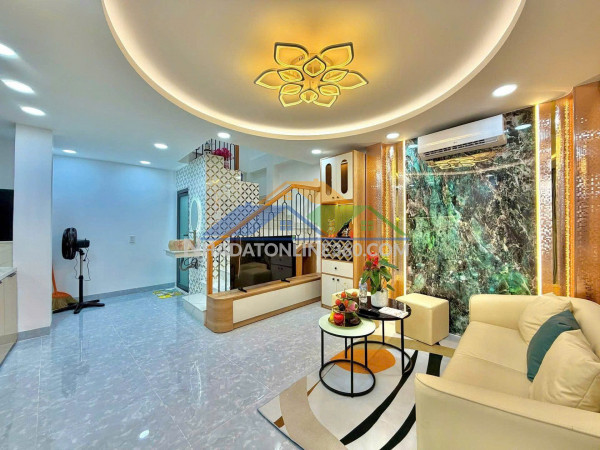 ????trước nhà có hoa - sát mặt tiền bạch đằng, bình thạnh - 35m2 - 4 tầng lầu - ???? 5.x tỷ