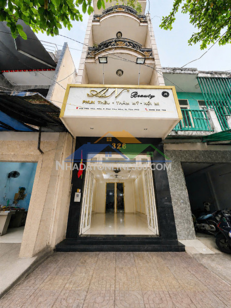 Mình có mặt bằng cho thuê dưới đất thích hợp làm nail mi ngay chợ tân phú, hồ chí minh