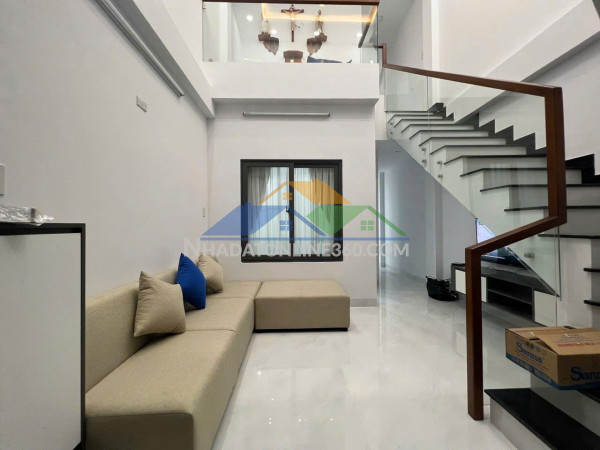 Bán nhà 1 trệt 1 lầu hẻm 2/4 vạn thắng - phường nha trang giá 4,2 tỷ - diện tích : 49m2  - lh: 0905.724.084 - ngọc bích land