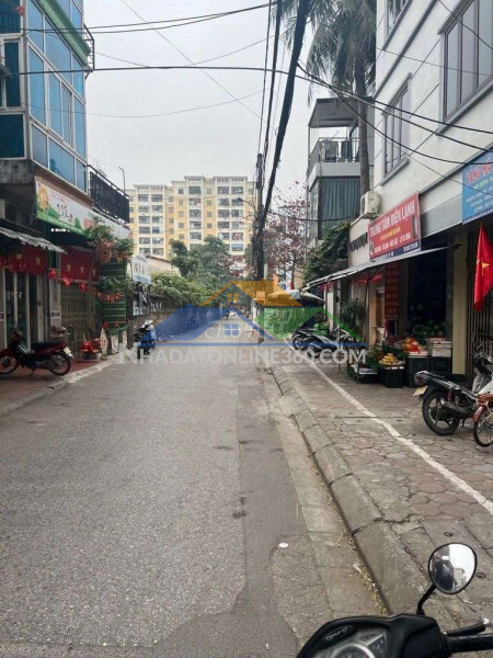 Bán nhà mặt tiền kinh doanh gần trung tâm thương mại long biên 56m2 giá chỉ hơn 100tr/m2
