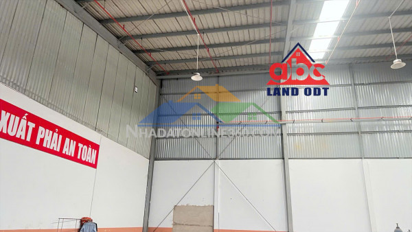 Xt112 cho thuê nhà xưởng, khung thép kiên cố, sẵn sàng cho thuê ổn định lâu dài.