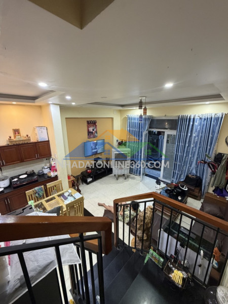 ♥ k thẳng tắp30m ra đường 3 tháng 2, 41m2, ngang 5m, 2 tầng đúc,...