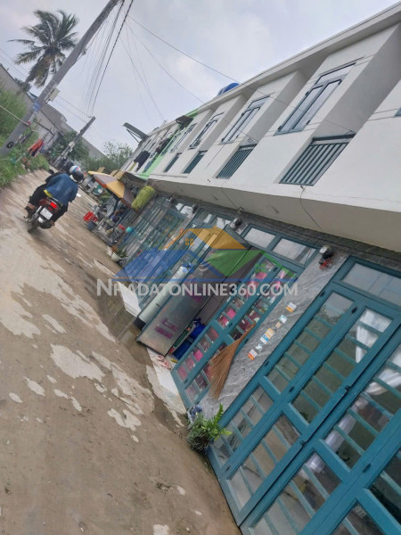 Nhà đẹp- giá tốt- chính chủ bán nhà tại phố ấp 2, xã hữu...