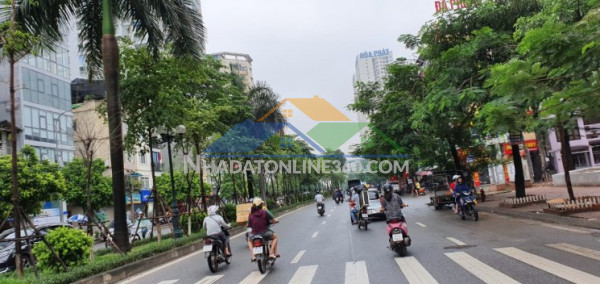 Bán tòa nhà vp mặt phố bạch mai 180m2 mặt tiền 7.5m 8 tầng, 1 hầm dòng tiền 3.5 tỷ/năm