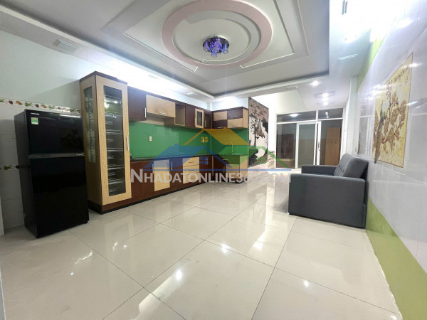 Căn hộ dịch vụ full nội thất – tầng trệt rộng rãi, gần...