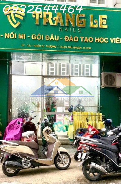 Cần sang tiệm nail phú nhuận  vị trí đẹp, khách ổn định