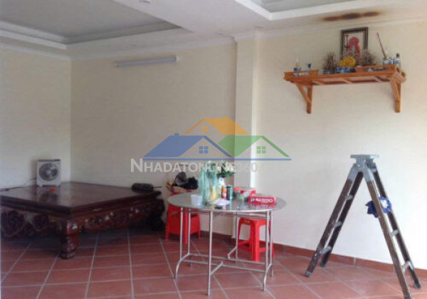 Chính chủ cho thuê nhà mặt hồ bảy gian – phố đội cấn –...