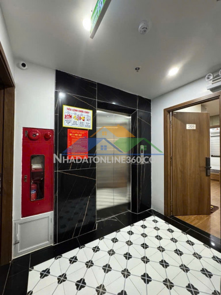 Bán tòa apartment vũ ngọc phan, 90m, ô tô vào nhà, 8 tầng thang máy, dòng tiền 2.4 tỷ/năm