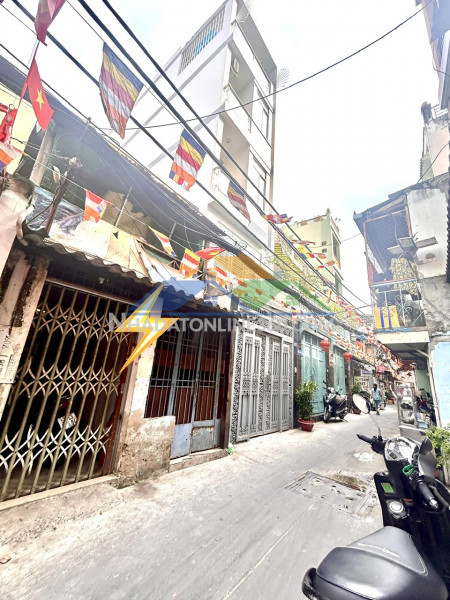 Nhà đẹp vào ở ngay- đ.nguyễn khoái- hẻm xe hơi- 46m2 chỉ 7t- giao thương tôn thất thuyết và bến vân đồn- gần trường đh nguyễn tất thành.