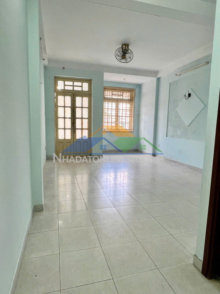 Cho thuê nhà mặt tiền 621b cách mạng tháng 8, quận 10, tp.hcm
