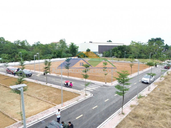 Bán 100m2 đất vị trí lõi trung tâm thành phố , sát cổng đhgq hà nội , bám trục chính kinh doanh, gần ql21 , gần bệnh viện tw