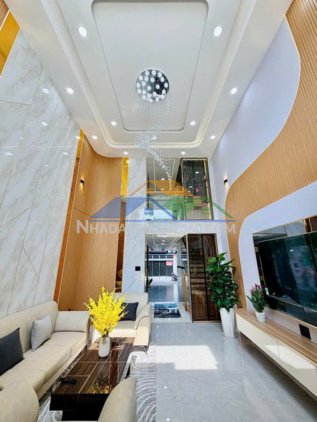 Nhỉnh 13 tỷ có nhà 6 lầu đẹp ngang 4.3m 73m2 hẻm 183 nguyễn văn khối tặng nt kèm t.máy.