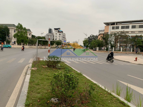 Bán đất mặt phố ngọc thụy 70m2- mt 5.5m- kinh doanh đỉnh- 31.x tỷ