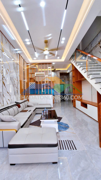 Bán nhà 2 tầng p.biên hòa,shr đường 2 ô tô,gần nhà hàng sông quê