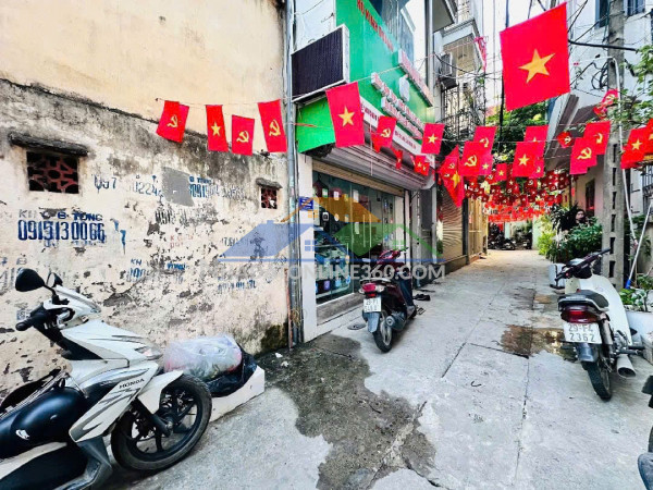 Gấp - nhà đẹp trần cung - 5 tầng hiện đại - ngõ thông thoáng - khu vực cực hot - vài bước ra phố