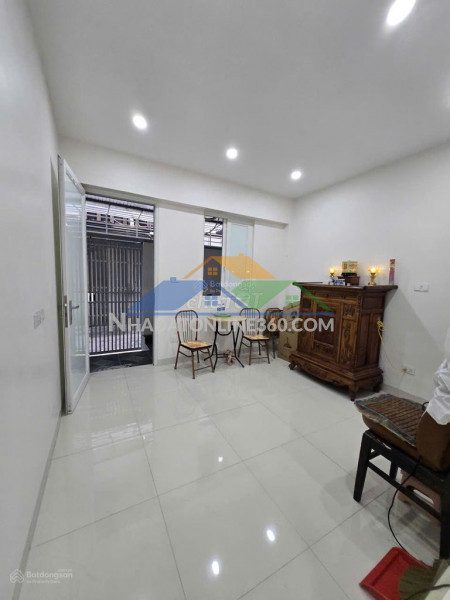 Pass phòng full nội thất – phòng rộng có cửa sổ – xe hơi...