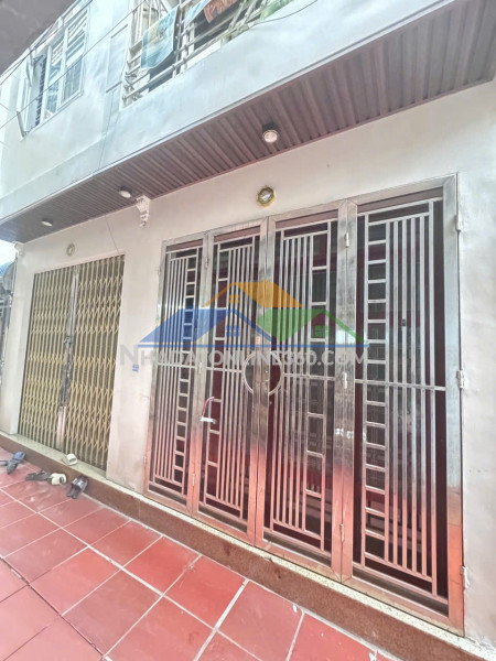 Mình chính chủ cần bán nhà 3 tầng mặt ngõ 82 đường thượng lỗi, tp. nam định - nằm giữa 2 hồ