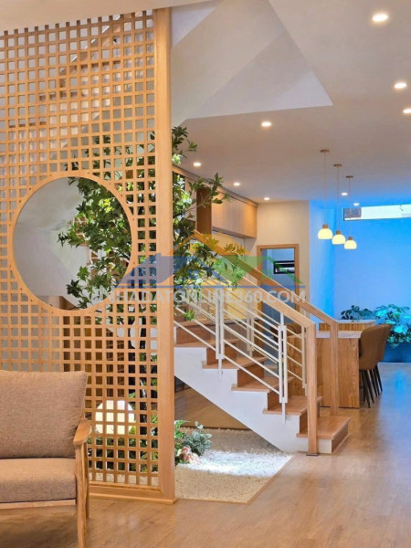 Bán tòa căn hộ trưng nữ vương, hải châu, 200m2, 28 phòng, doanh thu 160tr/tháng